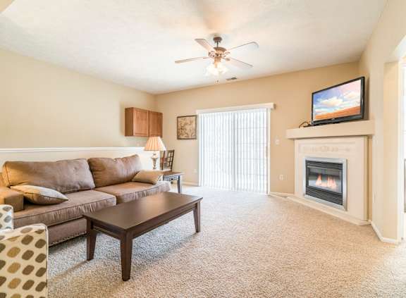 Interiors-Living room of 1 bedroom apartment for rent at Ridge Pointe Villas