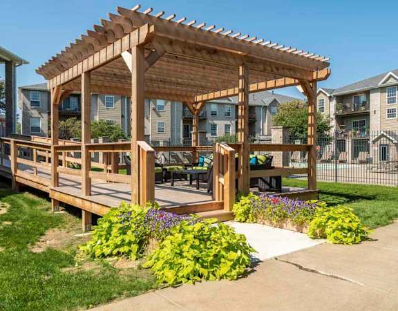 Pergola at Eagle Run Apartments in northwest Omaha 68164