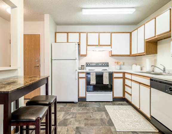 1 bedroom apartment kitchen with room for breakfast table