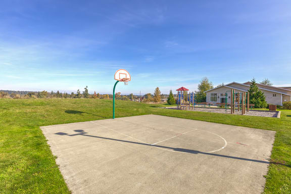 Basketball Court at Elk Creek Apartments in Sequim, WA, 98382
