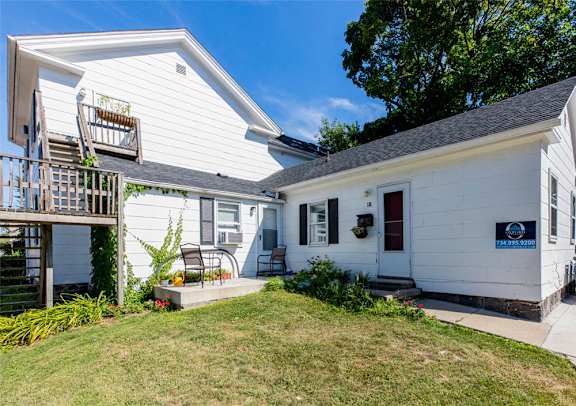 118 Kingsley Exterior