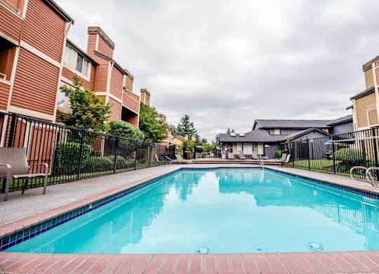 Tacoma Apartments - Sienna Apartments - Pool
