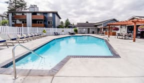 Kent Apartments - Vibe Apartments - Pool