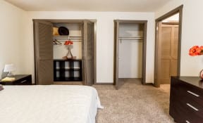 Auburn Apartments - Neely Station Apartments - Bedroom 2