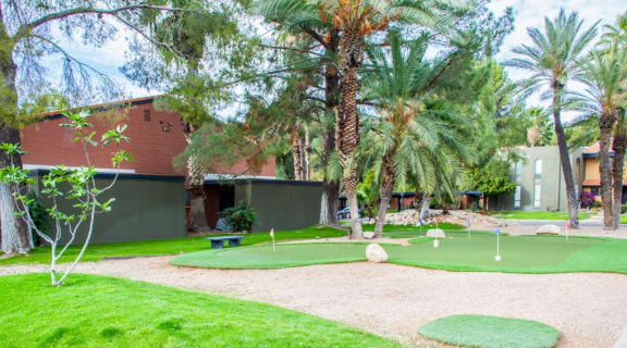 Putting green at Mission Palms Apartments in Tucson AZ