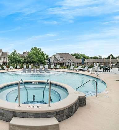 Zero-Entry Pool With Attached Hot Tub