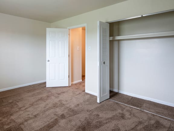Apartment_Bedroom_1_Saddlewood_