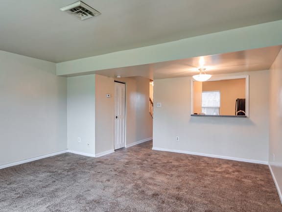 Living area at Saddlewood_Apartments in Richmond VA
