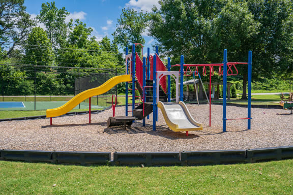 On-Premise Playground with Multiple Slides