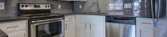 Full Kitchen Appliances | Townhomes in Scottsdale | The Catherine Townhomes in Scottsdale