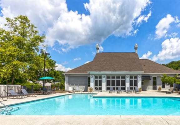 Pool and Clubhouse at Vantage Pointe at Marrowbone Heights, Ashland City, TN