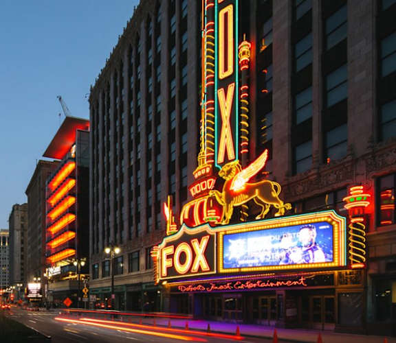 Building night lights at 1525 Broadway, Detroit