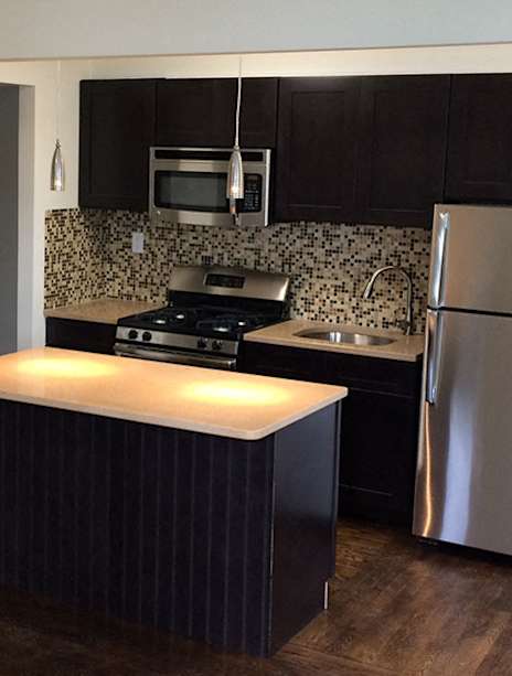 Glenwood Gardens Apartments bathroom