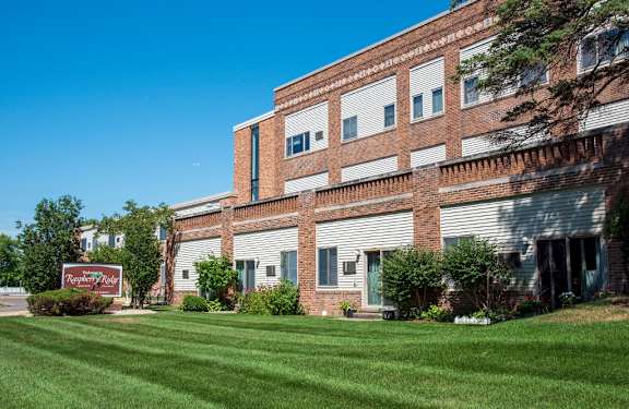 Raspberry Ridge Apartments Hopkins MN