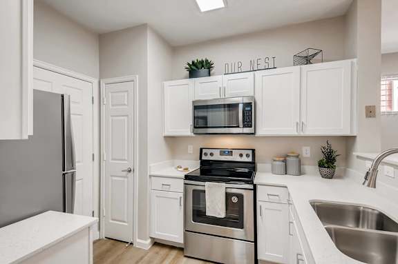 Common area at Axis Admiral Hill Apartments in Chelsea MA