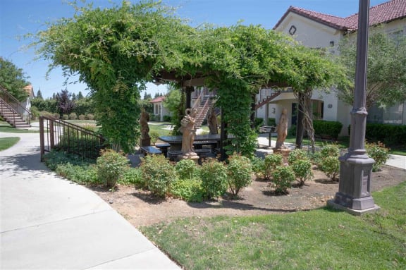 Safe Walking Paths In Courtyard at Dominion Courtyard Villas, Fresno, CA