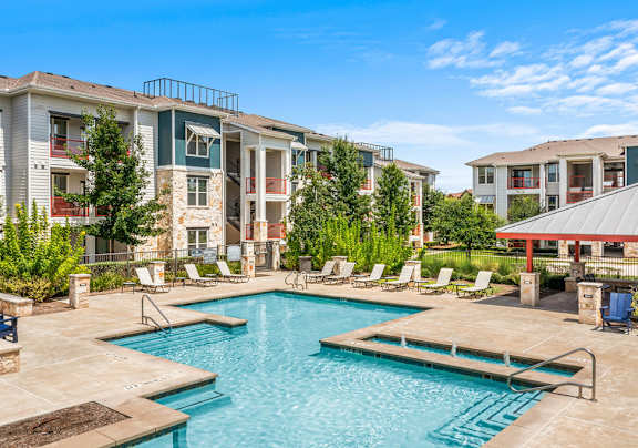 apartments with pool in Lakeline area