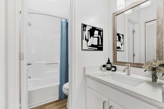 Bathroom With Bathtub at Woodlyn on the Green Apartment Homes, Cary, NC, 27513