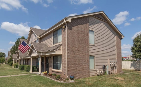 exterior of apartment building in Derby, KS