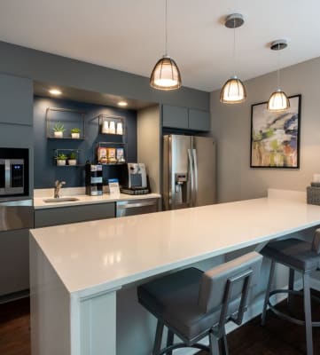 Breakfast bar with stools at The Summit at Avent Ferry Apartments, 1025 Avent Hill, 27606