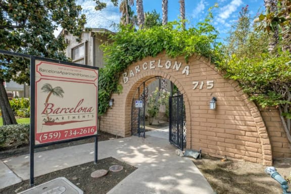Entry Signage Of Property at Barcelona Apartments, Visalia, CA, 93277