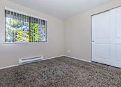Thumbnail 22 of 33 - Grand Bedroom