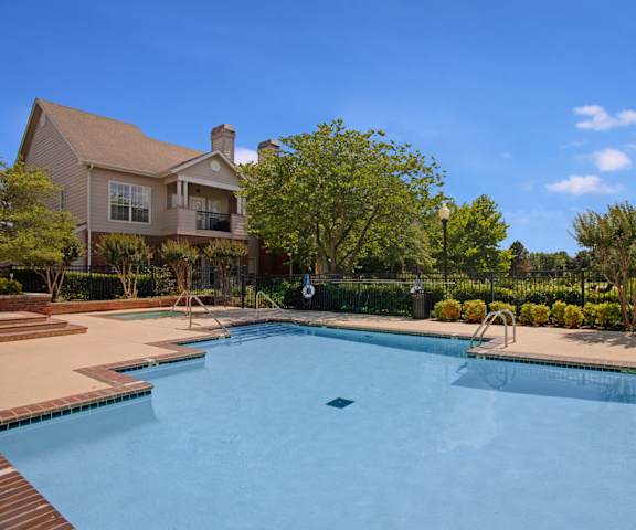 Lincoln Villas on Memorial Outdoor Pool