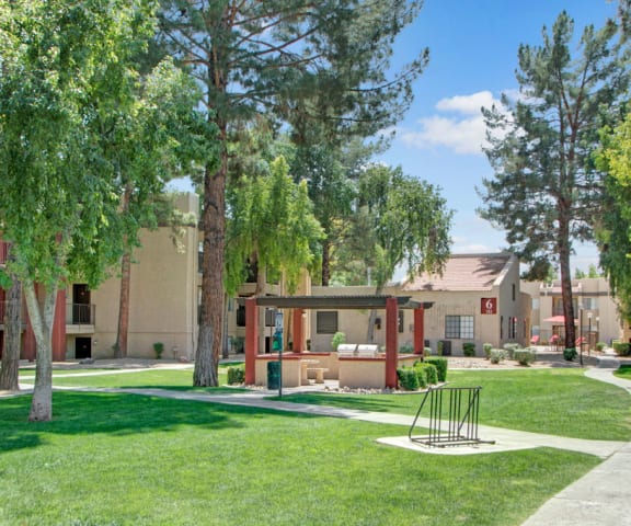 Paradise Falls Apartments in Paradise Valley North – 15434 N. 32nd