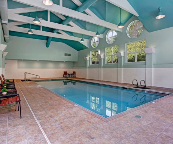 Portsmith Pool Apartments in Everett, WA