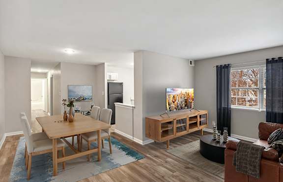 Dining room at Villages at Marley Station in Glen Burnie MD