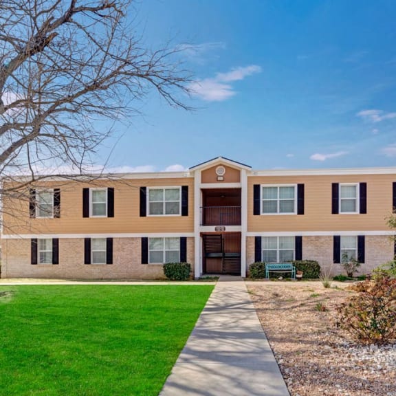 Golden Crest Apartments Apartments in Odessa Weidner