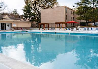 Swimming Pool at The Glendale Residence Apartments, Lanham, 20706