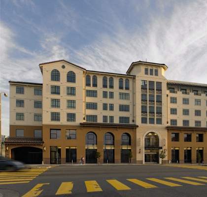 the building in which the hotel is located