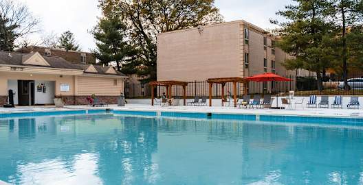Swimming Pool at The Glendale Residence Apartments, Lanham, 20706