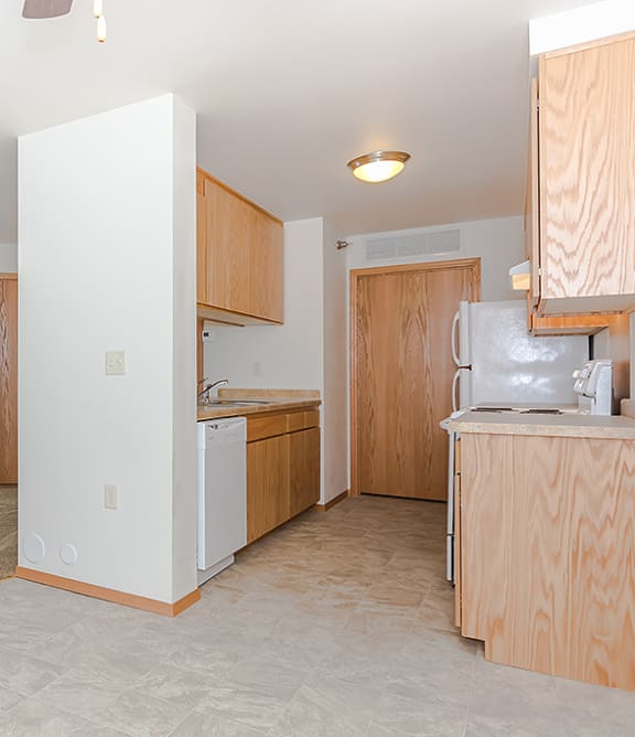 Grand Forks, ND Desoto Townhomes | Kitchen Interior