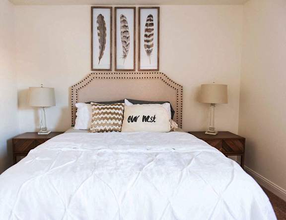 Spacious Bedroom With Comfortable Bed Spacious Bedroom With Comfortable Bed at Hamilton Square Apartments, Westfield