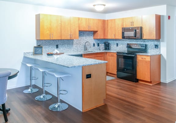 Fully Furnished Kitchen at Oliver Apartments, Temperance