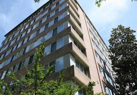 Close to the Dining, Shopping & Nightlife in Foggy Bottom and Georgetown at The 925 Apartments, Washington, Washington