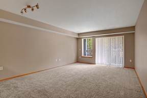 Open and airy apartments| Apartments For Rent In Shoreline WA | Echo Lake