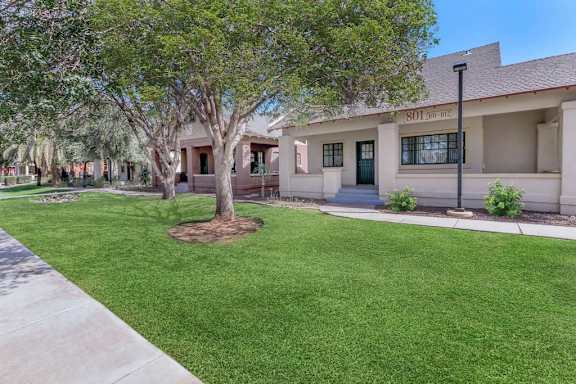 Roosevelt Commons apartment yard
