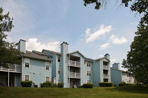Clary's Crossing apartment exterior.
