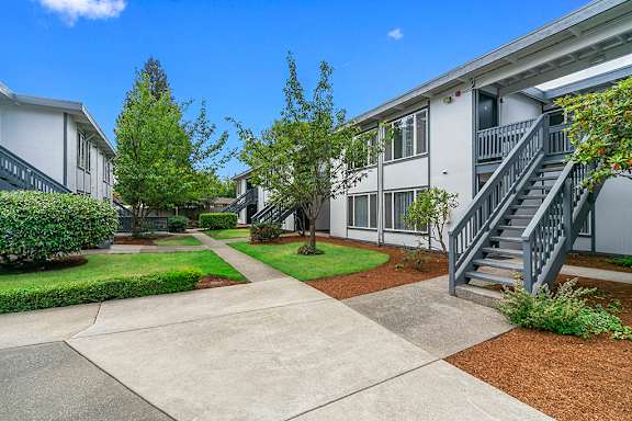 Courtyard View at Capri Apartments, Mountlake Terrace, 98043