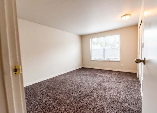 Tacoma Apartments - Sienna Apartments - Master Bedroom
