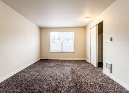 Tacoma Apartments - Sienna Apartments - Second Bedroom