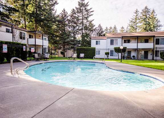 Lakewood Apartments - Arbor Pointe Apartments - Pool 1