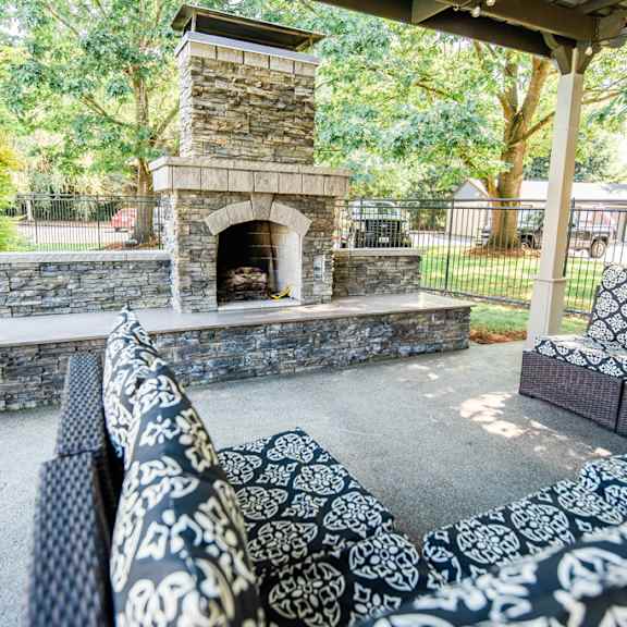 Outdoor Patio at Signature Pointe, Kent, WA