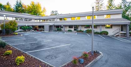 Meridian Professional Building exterior and parking lot