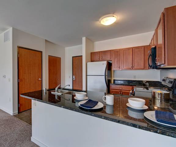 Latitude kitchen - Weidner Real Estate Properties Apartments in Milwaukee, WI