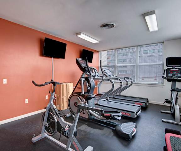 Latitude gym - Weidner Real Estate Properties Apartments in Milwaukee, WI