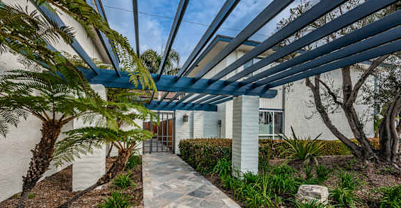 Exterior of 900 Prospect